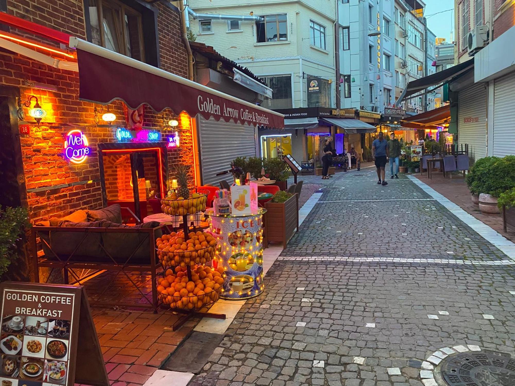 Golden Arrow Old City Hotel Istanbul Bagian luar foto