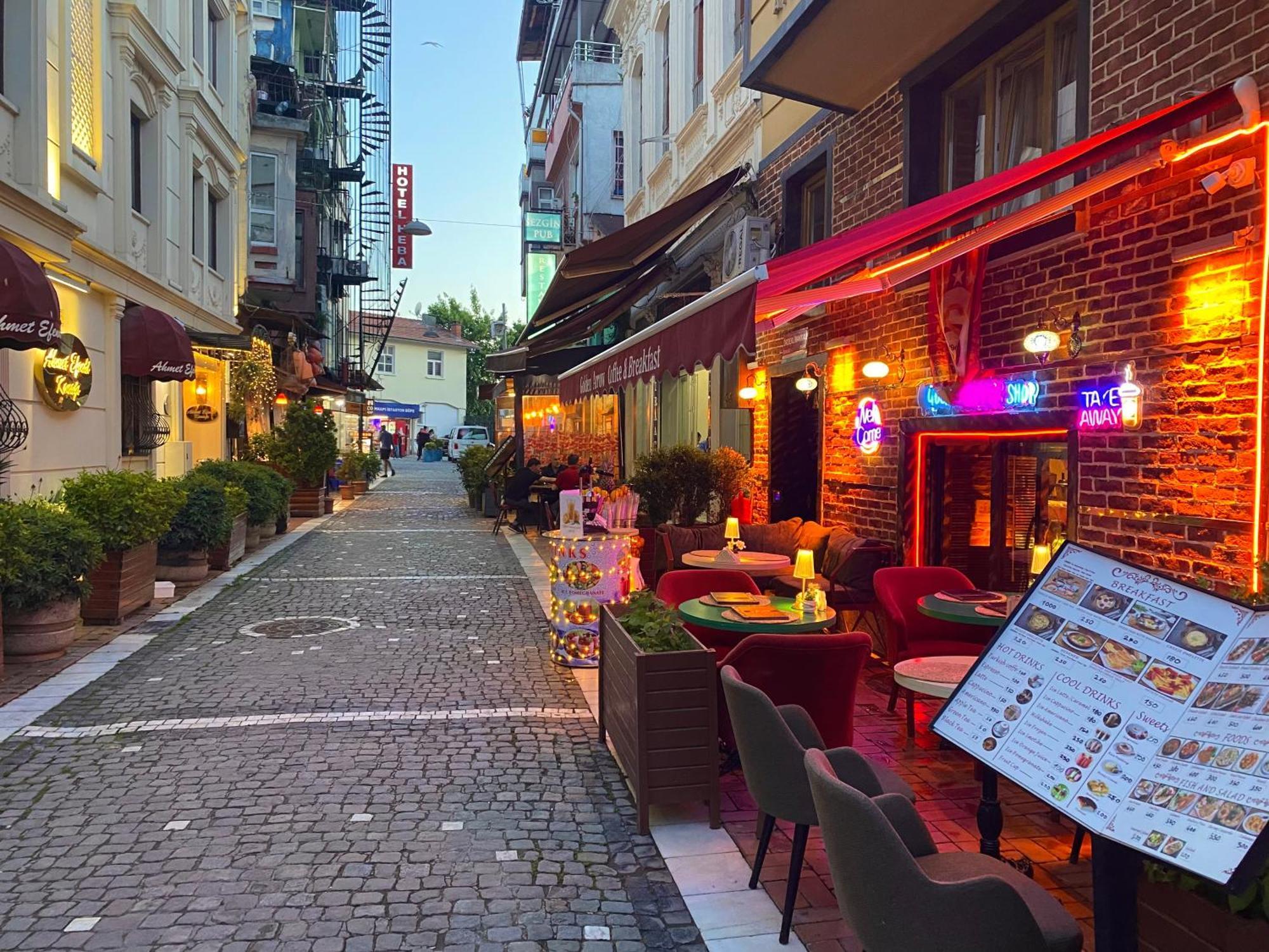 Golden Arrow Old City Hotel Istanbul Bagian luar foto